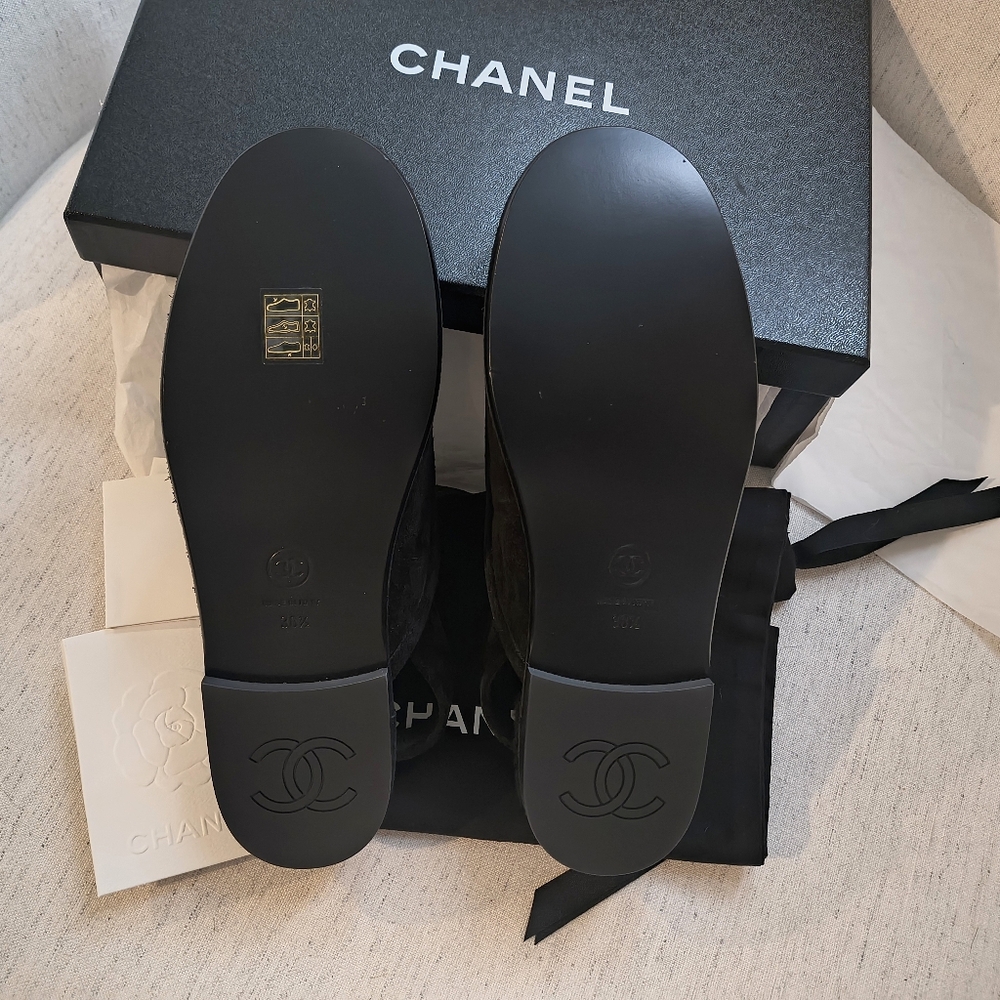 CHANEL💯CC Black + Gold Shearling Fur 🎀 Slingback Loafers In Suede 38.5 IT - Picture 7 of 13